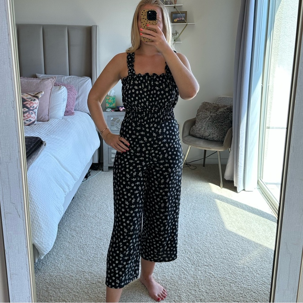 Topshop Size 6 Black & white floral print smocked jumpsuit
